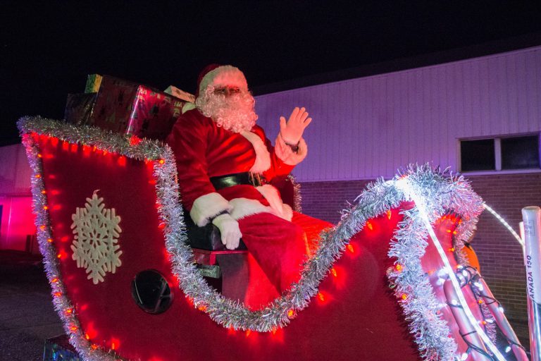 Santa Claus comes to Espanola