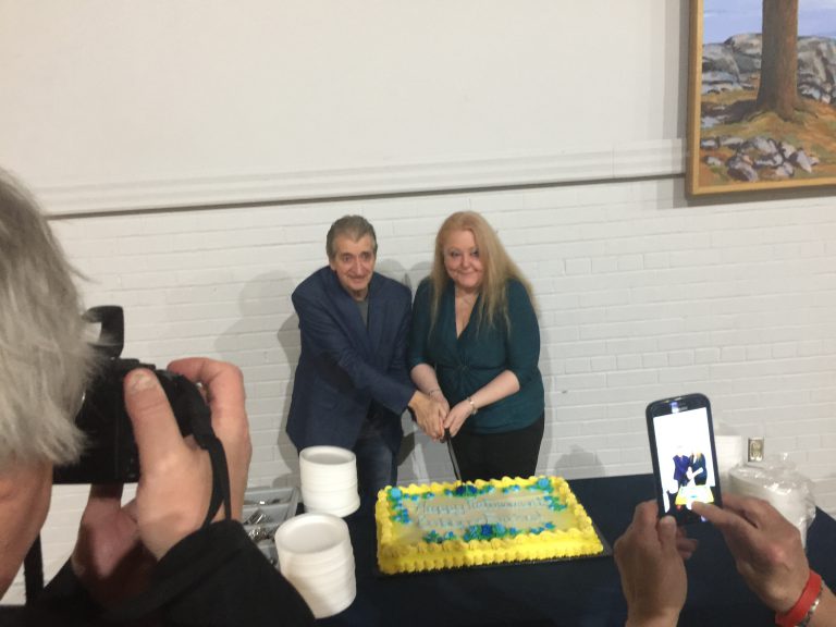 Elliot Lake says thank you to Bob Alexander