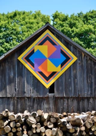 Seeking barns and stories for unique quilt project