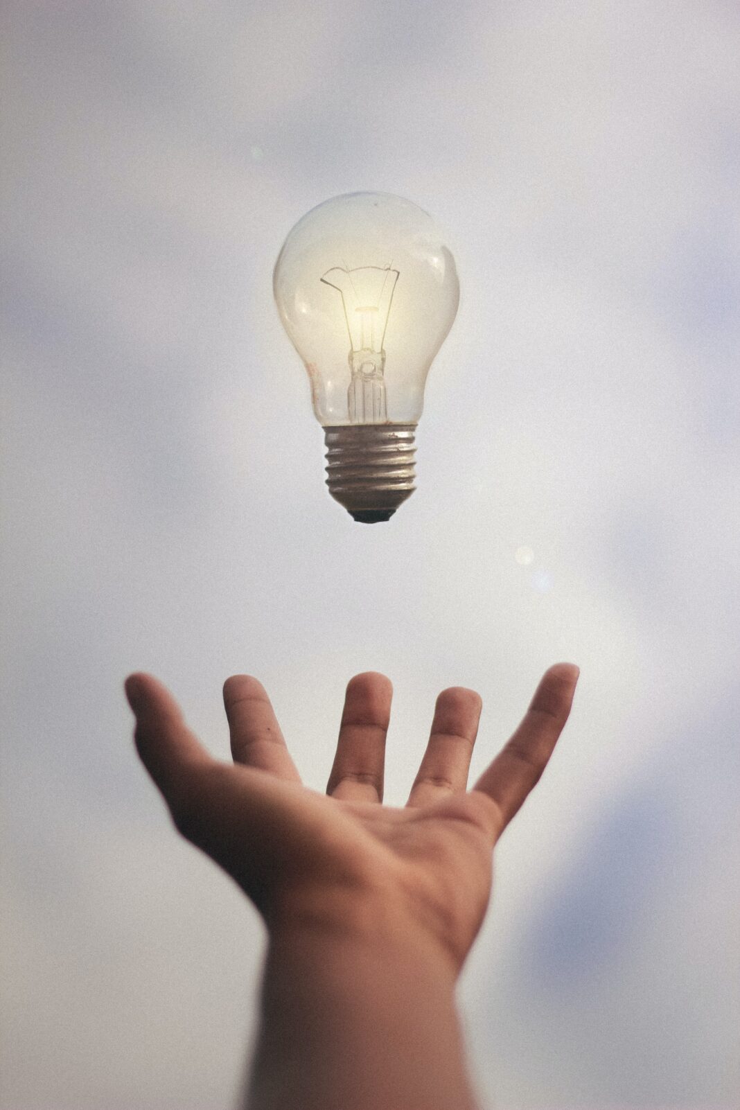 ENTREPRENEUR COMPETITION junior-ferreira-7esRPTt38nI-unsplash