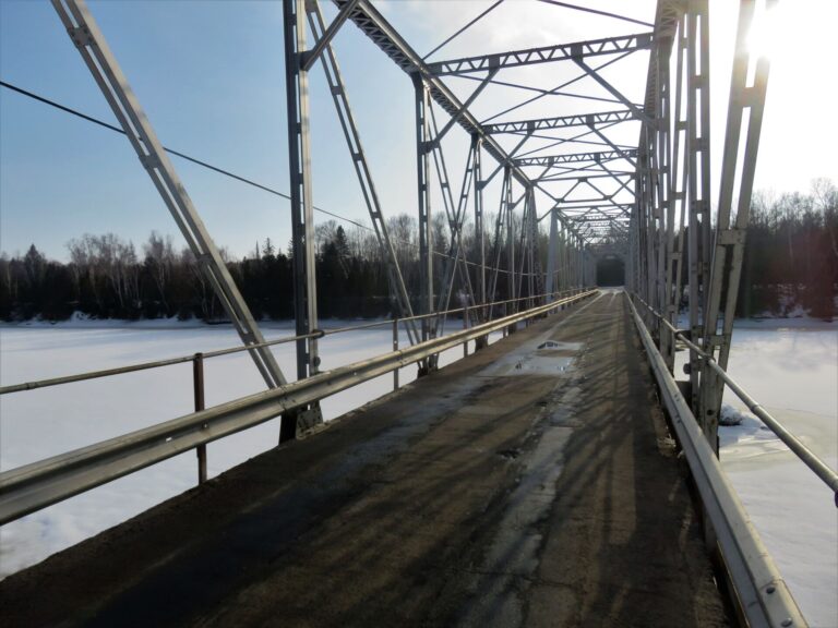 Flooding in Massey area … Huron Shores monitors Chevis Road as Dean Lake Bridge remains closed