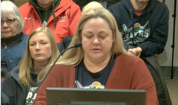 Elliot Lake Minor Hockey voices their concerns to council