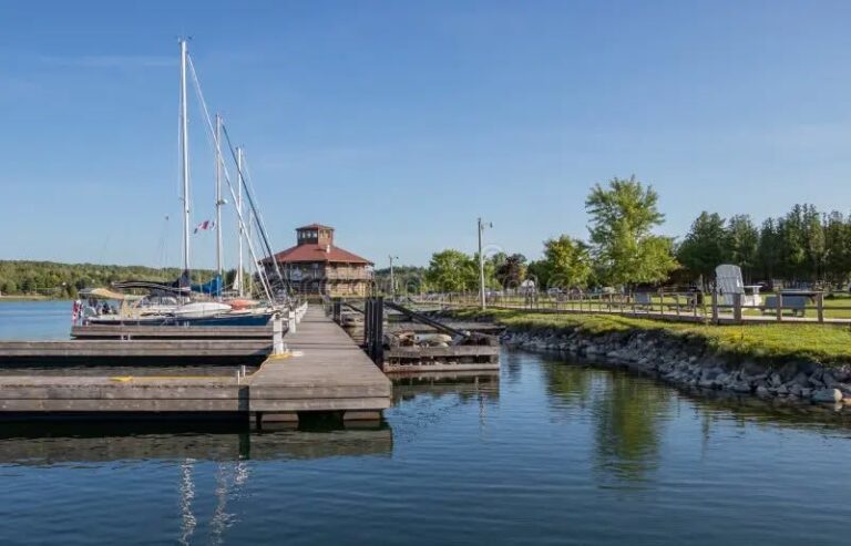 Gore Bay implements no fishing zones in dockage area